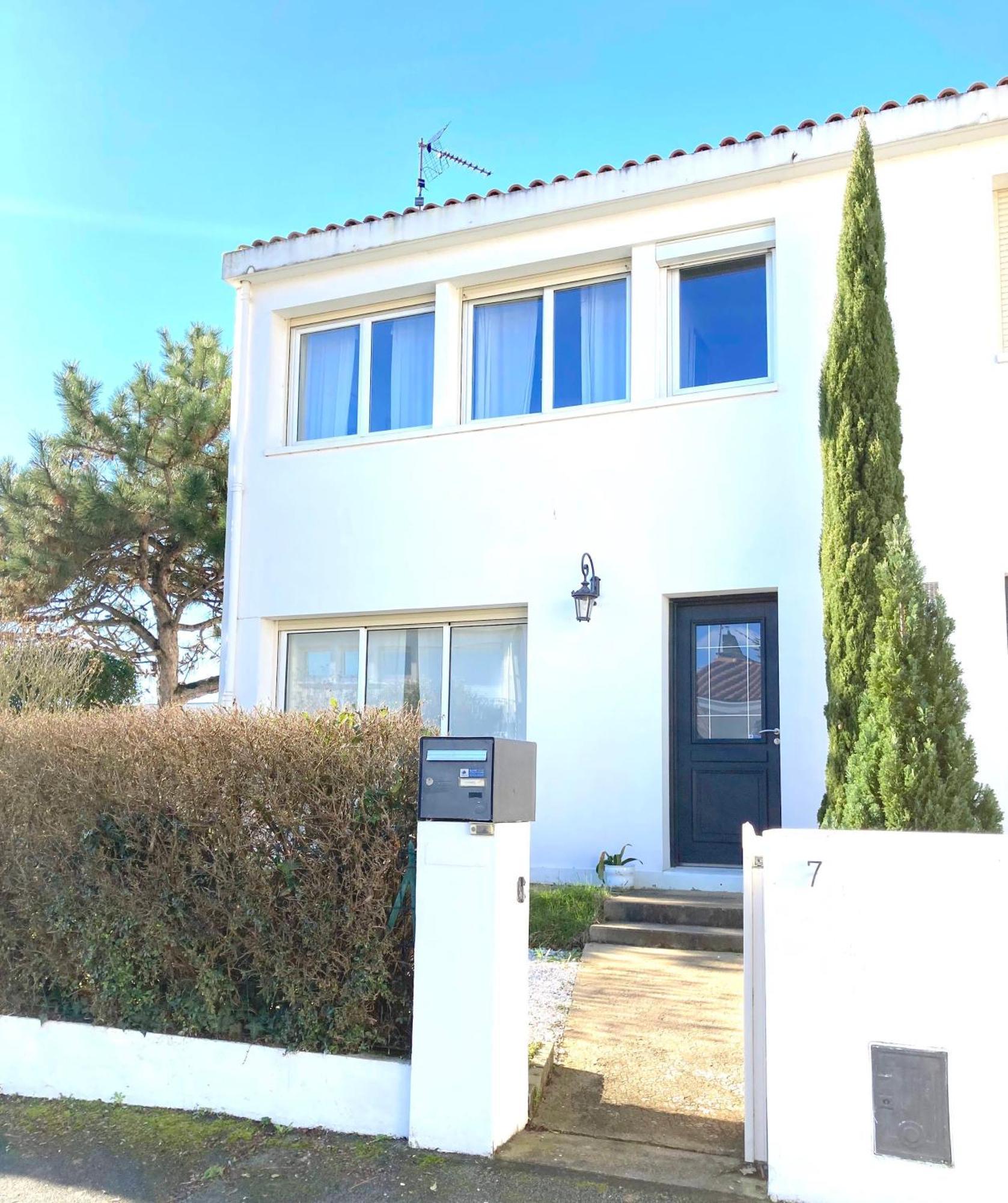 Maison Centre Ville Avec Jardin , Terrasse, Et Garage Velos La Rochelle  Eksteriør bilde